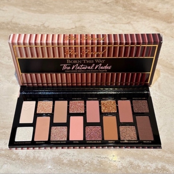 Too Faced Born This Way The Natural Nudes Palette - Picture 2 of 13